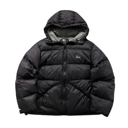 Stussy Merch Logo Basic Puffer Sort Jakke